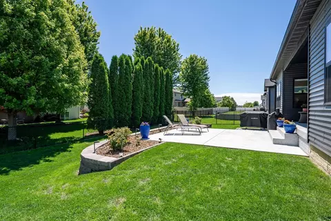Exterior - 1216 Granite Way, Normal, IL 61761 photo 5 of 7