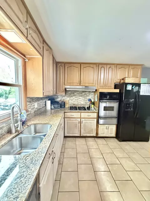 18832 Cherry Ln, Lansing, IL 60438 photo 4