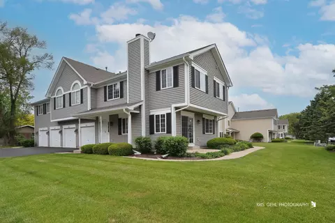 661 Silver Creek Rd #661, Woodstock, IL 60098
