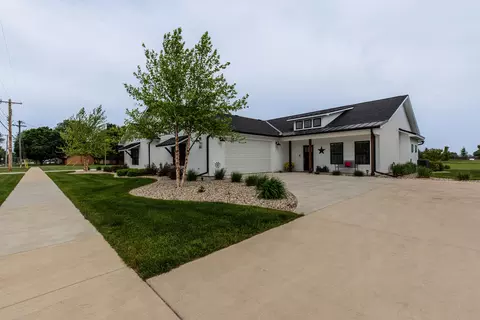807 E Thompson St, Princeton, IL 61356