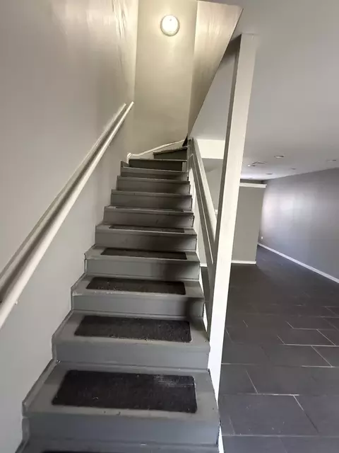 Entry Way - 2448 E 74th St, Chicago, IL 60649 photo 1 of 2