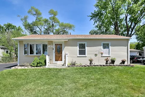 108 Cedar Cir, Streamwood, IL 60107