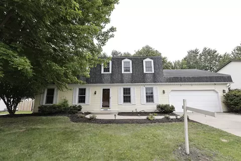 2418 Flambeau Dr, Naperville, IL 60564