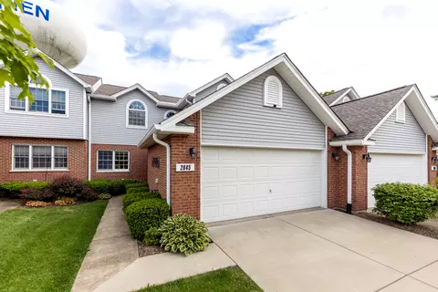 2845 Water Tower Ln, Darien, IL 60561