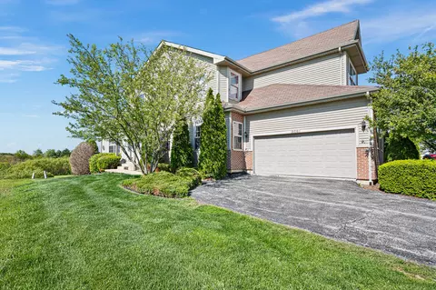 370 Sunset Blvd, Beecher, IL 60401