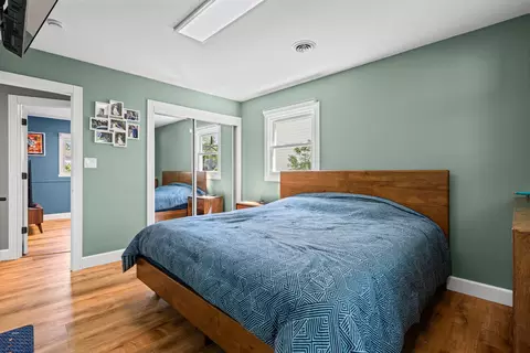 Bedroom - 1011 Beverly Dr, Wheeling, IL 60090 photo 2 of 4