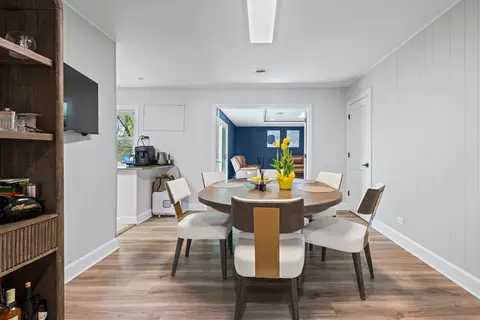 Dining - 1011 Beverly Dr, Wheeling, IL 60090 photo 2 of 2