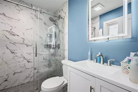 Bath - 1011 Beverly Dr, Wheeling, IL 60090 photo 2 of 2