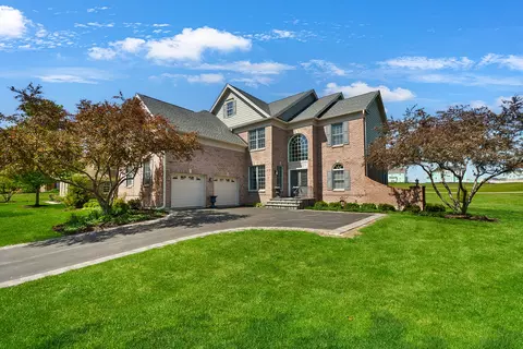 73 Open Pkwy S, Hawthorn Woods, IL 60047
