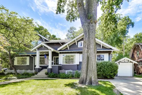 172 Barrypoint Rd, Riverside, IL 60546