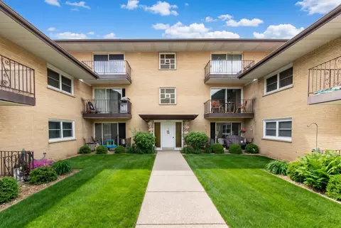 6126 S Kensington Ave #C, Countryside, IL 60525