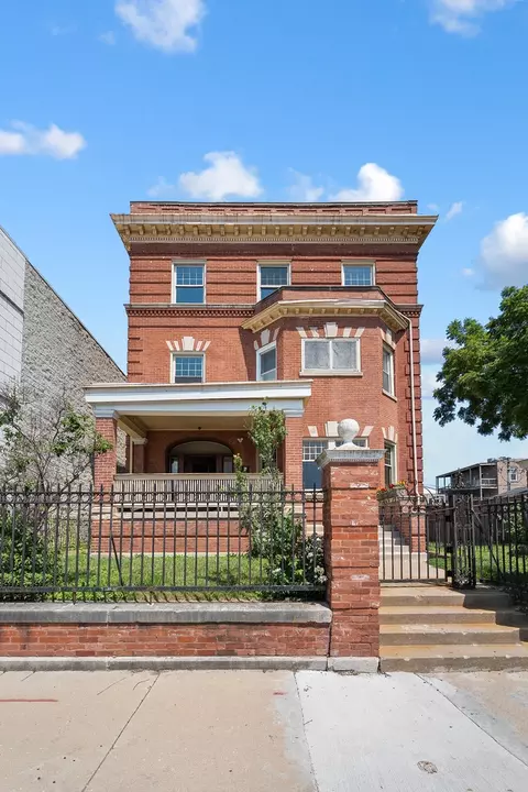 4541 S Forrestville Ave, Chicago, IL 60653