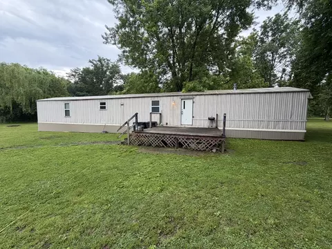 517 Fremont St, Kinmundy, IL 62854