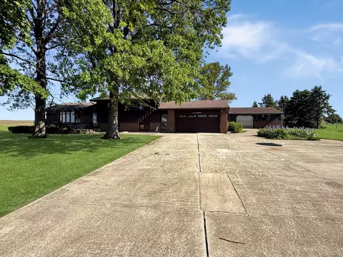 2052 County Road 3000 N, Rantoul, IL 61866