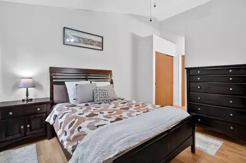 Bedroom - 943 Ridgefield Ln #4, Wheeling, IL 60090 photo 2 of 3