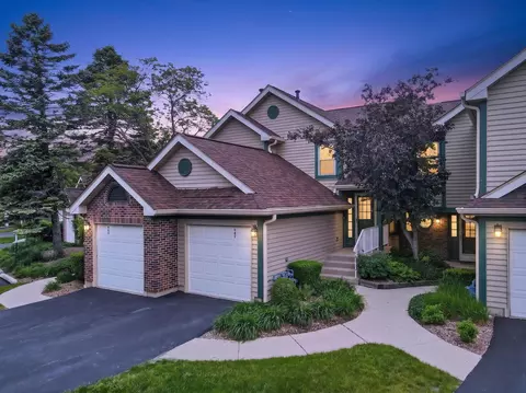 Exterior - 943 Ridgefield Ln #4, Wheeling, IL 60090 photo 5 of 5