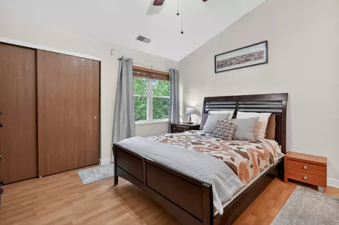 Bedroom - 943 Ridgefield Ln #4, Wheeling, IL 60090 photo 1 of 3