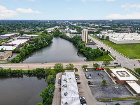 View/Area - 943 Ridgefield Ln #4, Wheeling, IL 60090 photo 8 of 9