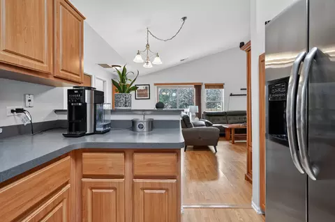 Kitchen - 943 Ridgefield Ln #4, Wheeling, IL 60090 photo 2 of 2
