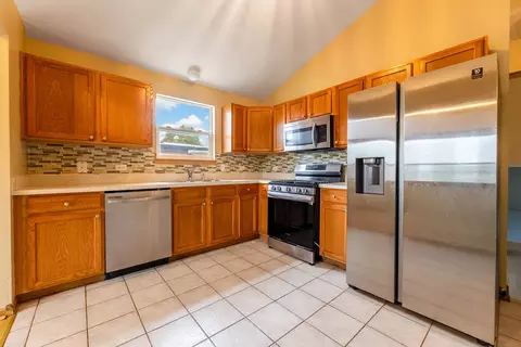 Kitchen - 3314 Willow Ln, Markham, IL 60428 photo 3 of 3