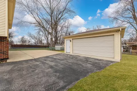Exterior - 3314 Willow Ln, Markham, IL 60428 photo 2 of 5