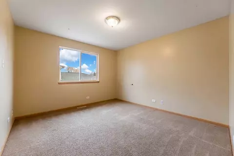 Bedroom - 3314 Willow Ln, Markham, IL 60428 photo 3 of 5