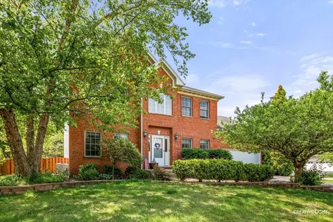 424 Camden Cir, Oswego, IL 60543
