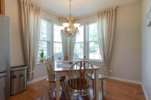 Dining - 2 Tiverton Ct, Algonquin, IL 60102 photo 2 of 5