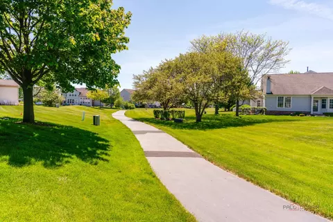 View/Area - 2 Tiverton Ct, Algonquin, IL 60102 photo 1 of 1