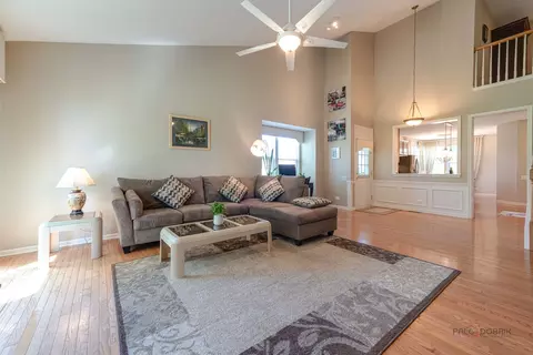 Living - 2 Tiverton Ct, Algonquin, IL 60102 photo 3 of 3