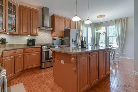 Kitchen - 2 Tiverton Ct, Algonquin, IL 60102 photo 1 of 3