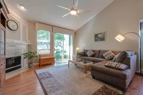 Living - 2 Tiverton Ct, Algonquin, IL 60102 photo 2 of 3