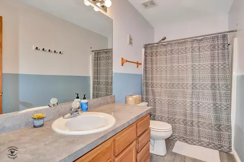 Bath - 1418 Major Dr, Plainfield, IL 60586 photo 2 of 2