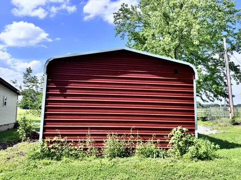Exterior - 4372 Cartter Rd, Kell, IL 62853 photo 9 of 10