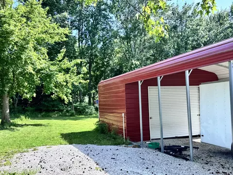 Exterior - 4372 Cartter Rd, Kell, IL 62853 photo 7 of 10