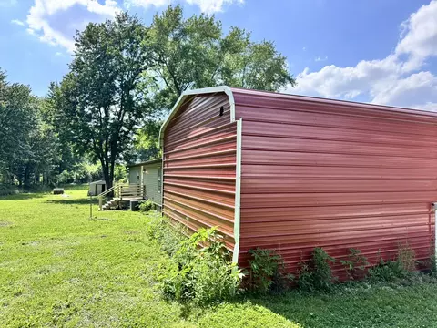Exterior - 4372 Cartter Rd, Kell, IL 62853 photo 8 of 10