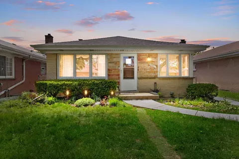 4605 Jerome Ave, Skokie, IL 60076