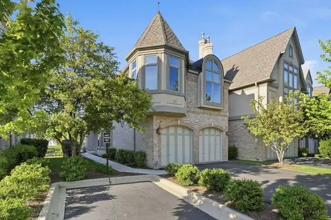 1406 W Rue Paris Pl, Inverness, IL 60067