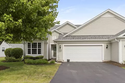 820 Treetop Ln, Shorewood, IL 60404
