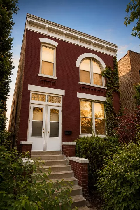 2423 W Mclean Ave, Chicago, IL 60647