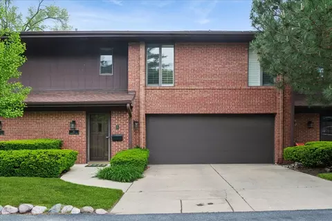 90 Boardwalk Pl, Park Ridge, IL 60068
