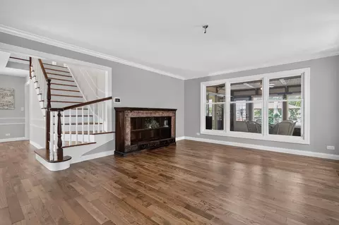 Living - 9682 Reding Cir, Des Plaines, IL 60016 photo 6 of 6