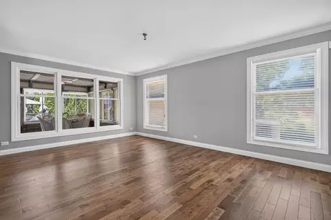 Living - 9682 Reding Cir, Des Plaines, IL 60016 photo 5 of 6