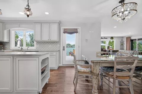 Dining - 9682 Reding Cir, Des Plaines, IL 60016 photo 4 of 4