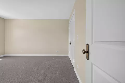Bedroom - 9682 Reding Cir, Des Plaines, IL 60016 photo 5 of 6