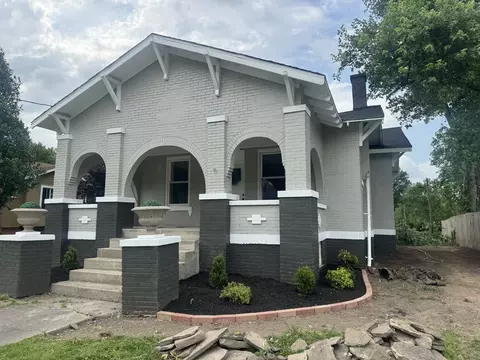909 W Prairie St, Marion, IL 62959
