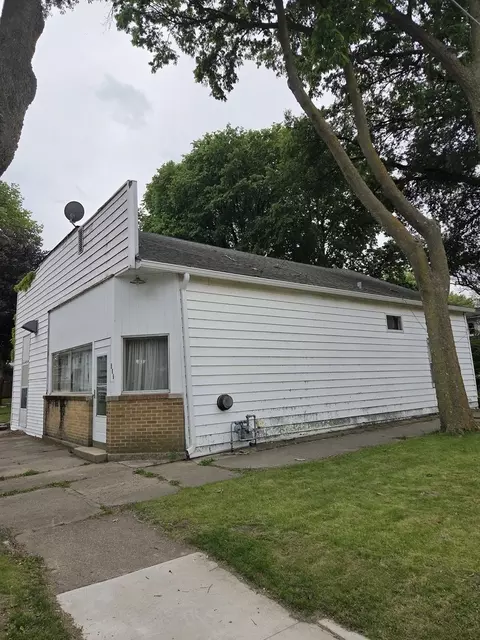 727 Sycamore St, Ottawa, IL 61350