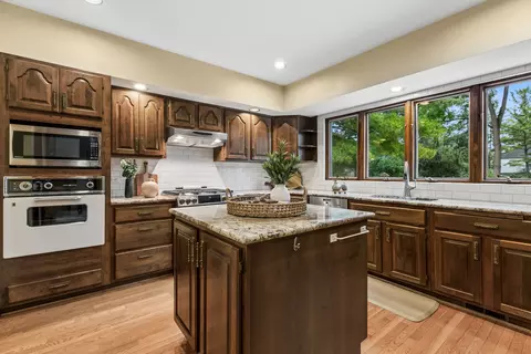 3045 Farner Ct, Riverwoods, IL 60015 photo 9