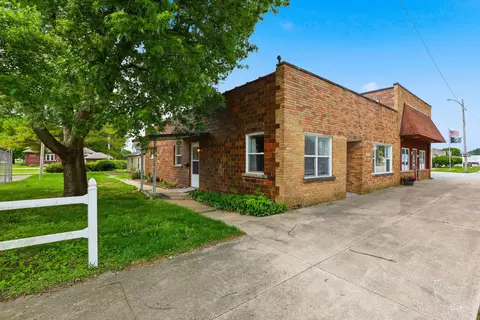 409 Main St, Crescent City, IL 60928