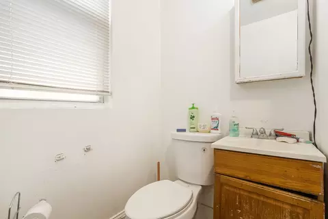 Bath - 8011 S Ada St, Chicago, IL 60620 photo 1 of 1